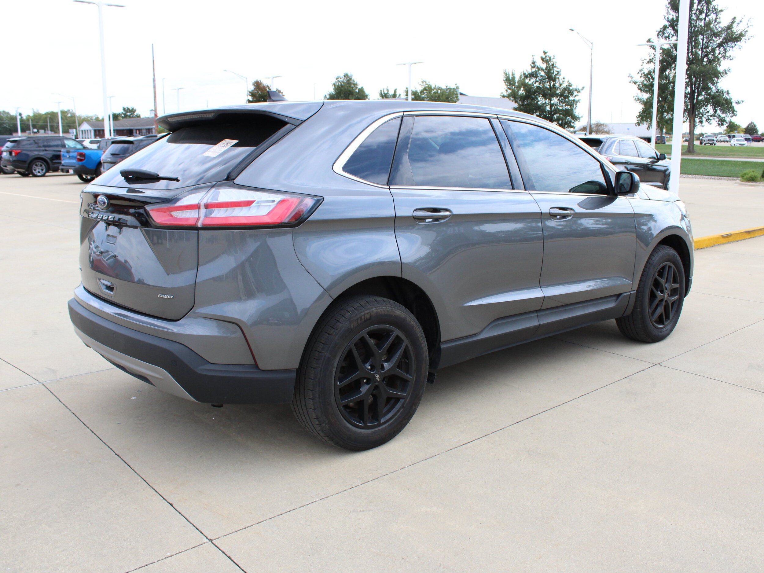 Used 2024 Ford Edge SEL w/ Convenience Package AWD/4WD image 6