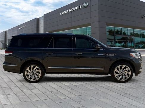 Used 2022 Lincoln Navigator L Reserve AWD/4WD image 6
