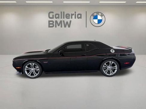 Used 2022 Dodge Challenger R/T RWD image 10