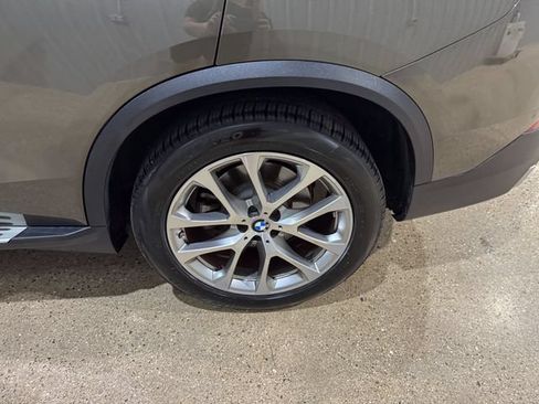 Used 2021 BMW X5 xDrive40i w/ Convenience Package AWD/4WD image 32