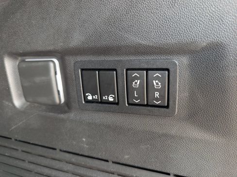 Used 2021 Chevrolet Tahoe High Country w/ Premium Package AWD/4WD image 39