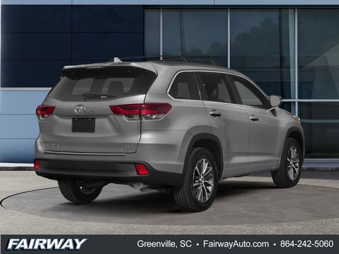 Used 2018 Toyota Highlander XLE FWD image 2