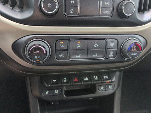 Used 2022 GMC Canyon Denali RWD image 18