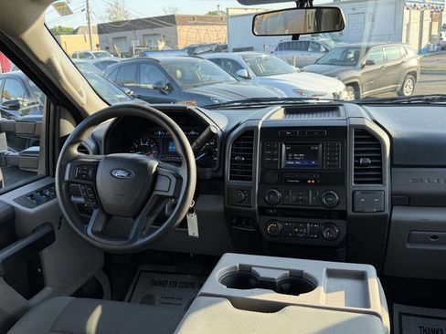 Used 2018 Ford F250 XL w/ Power Equipment Group AWD/4WD image 18