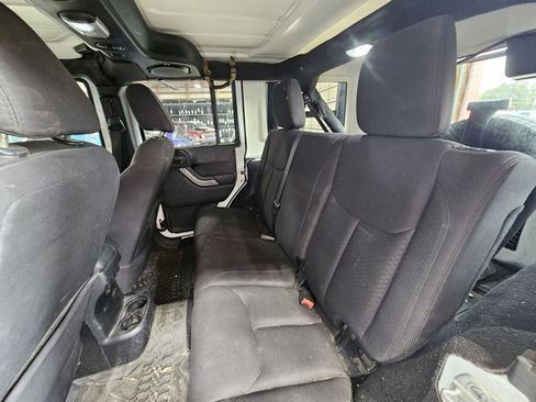 Used 2014 Jeep Wrangler Unlimited Sport w/ Quick Order Package 24S AWD/4WD image 12