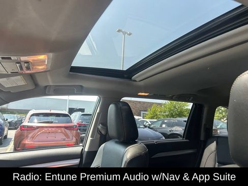 Used 2019 Toyota Highlander XLE AWD/4WD image 8