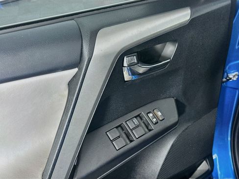 Used 2018 Toyota RAV4 XLE FWD image 15