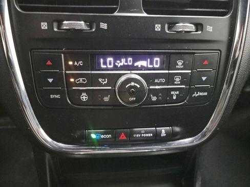 Used 2017 Dodge Grand Caravan GT FWD image 21