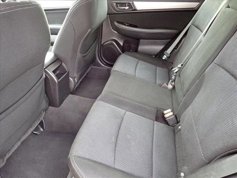 Used 2016 Subaru Outback 2.5i Premium image 10