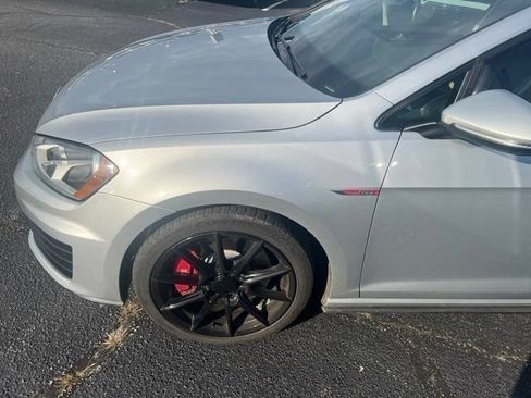 Used 2016 Volkswagen GTI SE FWD image 10