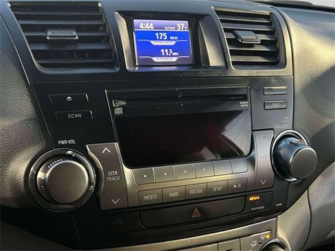 Used 2012 Toyota Highlander 4WD image 37