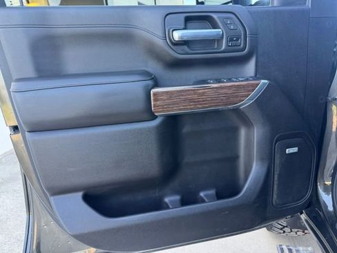 Used 2022 Chevrolet Silverado 2500 High Country w/ Z71 Off-Road Package image 4