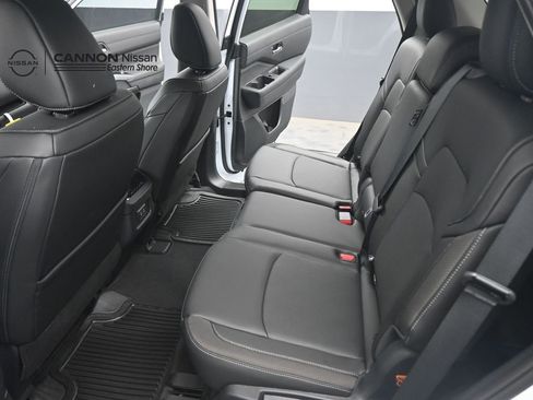 New 2026 Nissan Pathfinder SL FWD image 16