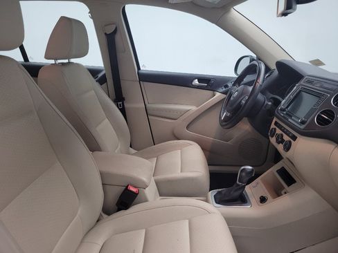 Used 2017 Volkswagen Tiguan S FWD image 21