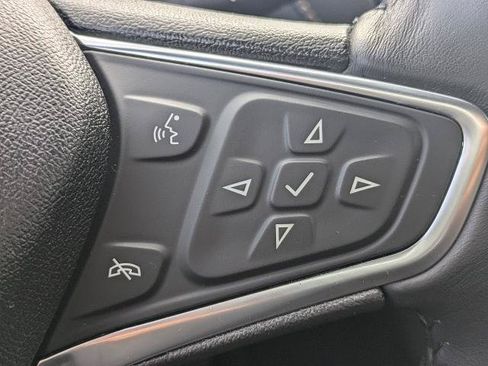 Used 2018 Chevrolet Equinox LT w/ LPO, Floor Liner Package AWD/4WD image 25