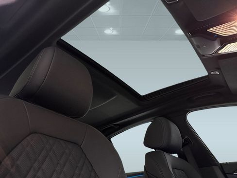 Used 2023 BMW 530e w/ Convenience Package image 15