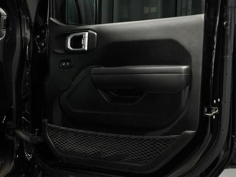 Used 2022 Jeep Wrangler Unlimited Sport AWD/4WD image 16