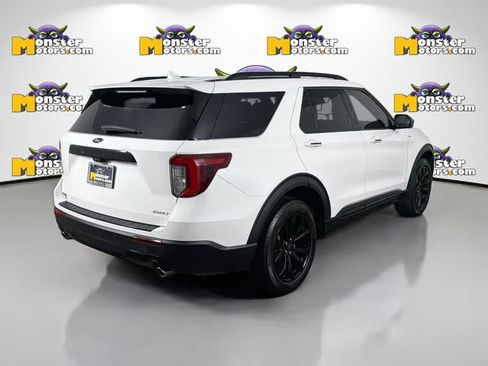Used 2023 Ford Explorer ST-Line AWD/4WD image 5