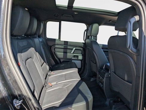 Used 2024 Land Rover Defender 130 X-Dynamic SE image 7
