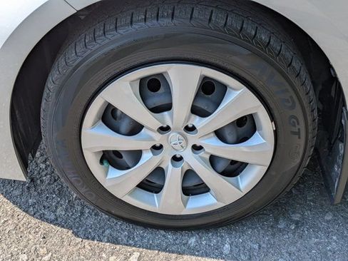 Used 2023 Toyota Corolla LE w/ Carpet Mat Package (TMS) FWD image 10