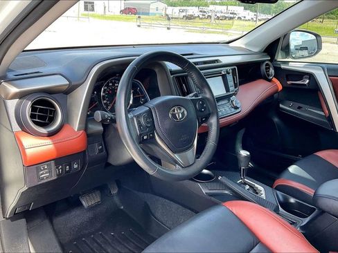 Used 2014 Toyota RAV4 Limited w/ Technology Package FWD image 6