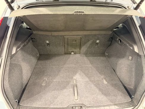 Used 2022 Volvo XC40 P8 Recharge Plus AWD/4WD image 24
