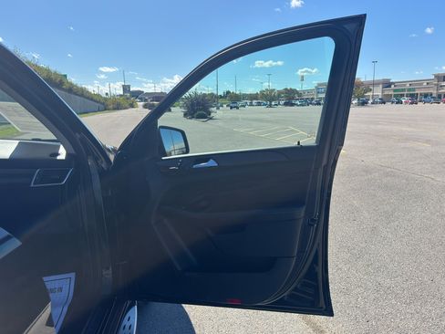 Used 2015 Mercedes-Benz ML 250 BlueTEC 4MATIC image 36