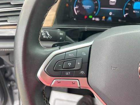 Used 2024 Volkswagen Atlas SE image 18