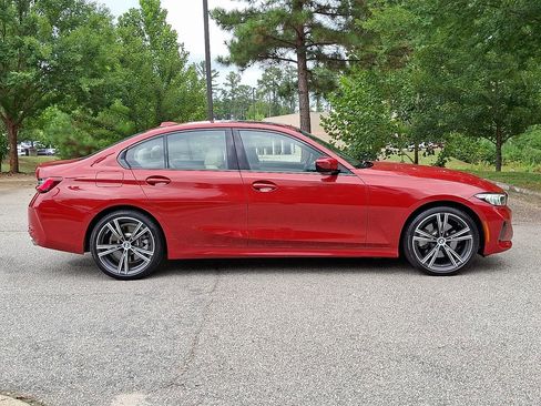Used 2023 BMW 330i Sedan w/ Premium Package image 7