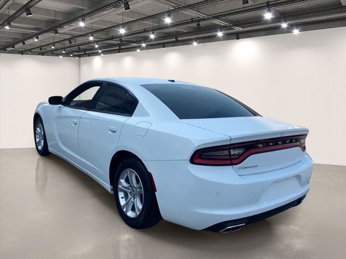Used 2020 Dodge Charger SXT w/ Leather Interior Group RWD image 5