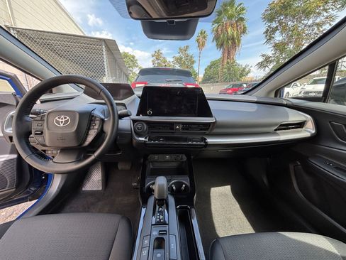 Used 2025 Toyota Prius LE image 33