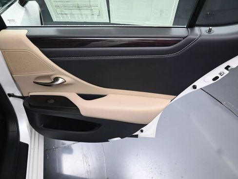 Used 2019 Lexus ES 350 w/ Premium Package FWD image 35