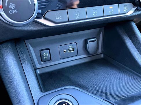 Used 2024 Nissan Sentra S image 30