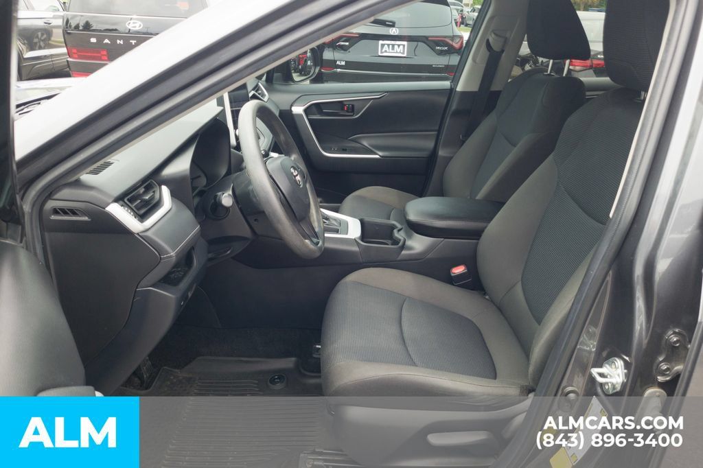 Used 2023 Toyota RAV4 LE FWD image 15