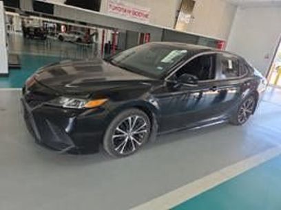 Used 2018 Toyota Camry SE w/ Convenience Package