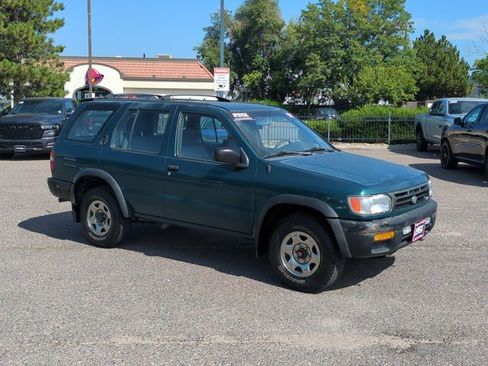 Used 1997 Nissan Pathfinder LE AWD/4WD image 3