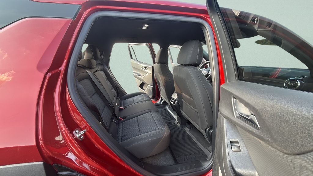 New 2026 Chevrolet Equinox LT w/ Safety and Technology Package FWD image 14