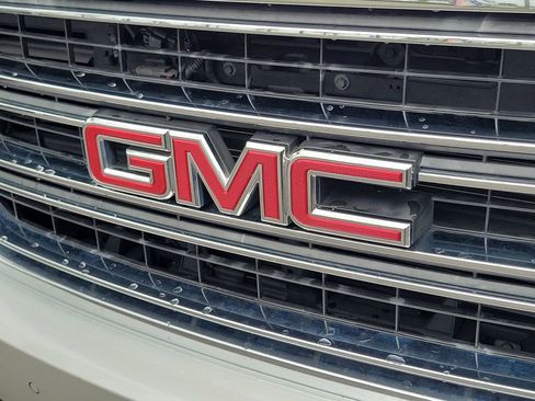 Used 2017 GMC Yukon XL SLT w/ Open Road Package RWD image 32
