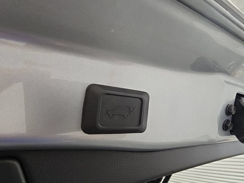 Used 2025 Toyota RAV4 XLE Premium AWD/4WD image 37