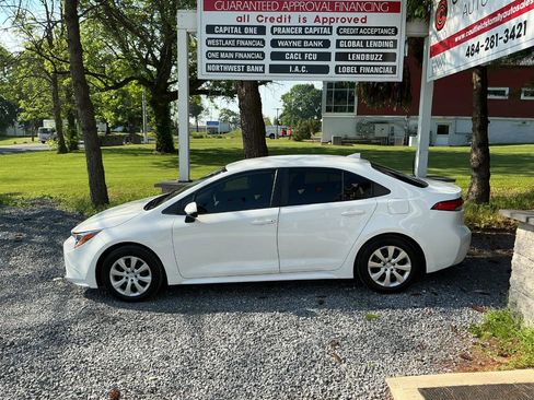 Used 2022 Toyota Corolla LE FWD image 8