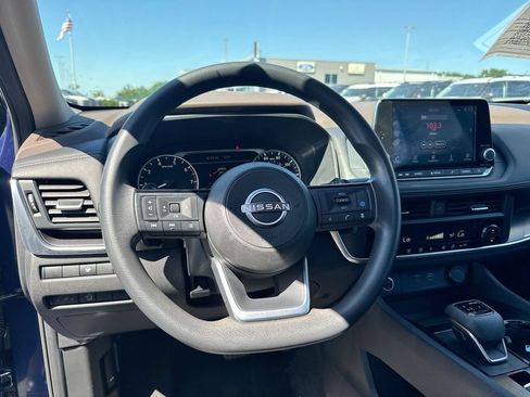 Used 2023 Nissan Rogue SV AWD/4WD image 11