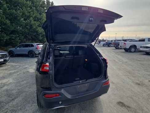 Used 2017 Jeep Cherokee Limited image 9