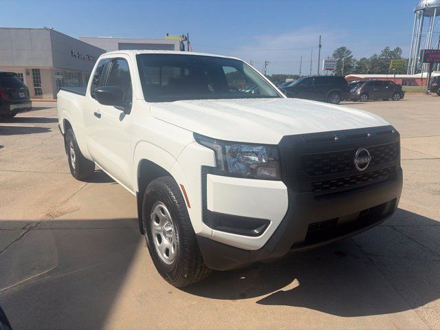 Used 2025 Nissan Frontier S RWD image 4