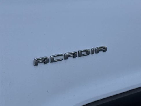 Used 2023 GMC Acadia SLE w/ Driver Convenience Package FWD image 10
