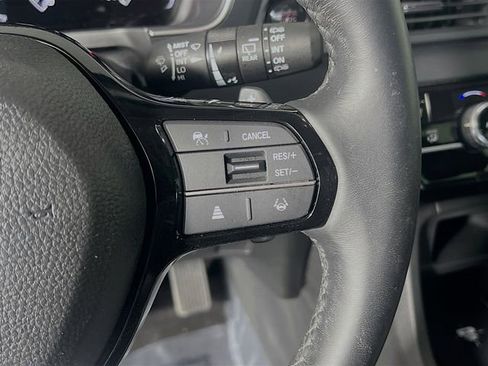 Used 2025 Honda Pilot Touring image 18