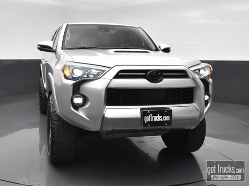 Used 2024 Toyota 4Runner TRD Off-Road Premium AWD/4WD image 50