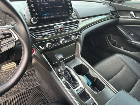 Used 2018 Honda Accord Sport image 19
