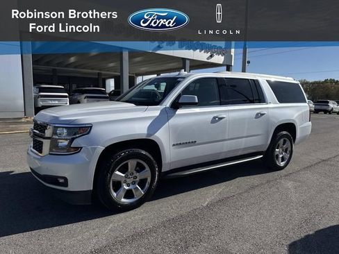 Used 2017 Chevrolet Suburban LT image 1