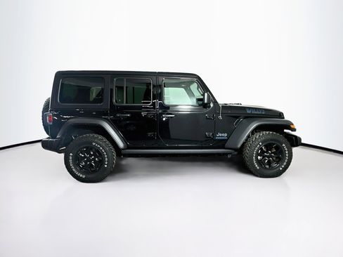 Used 2023 Jeep Wrangler Unlimited w/ Cold Weather Group AWD/4WD image 10