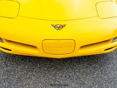 Used 2001 Chevrolet Corvette Convertible w/ Preferred Equipment Group2 image 62
